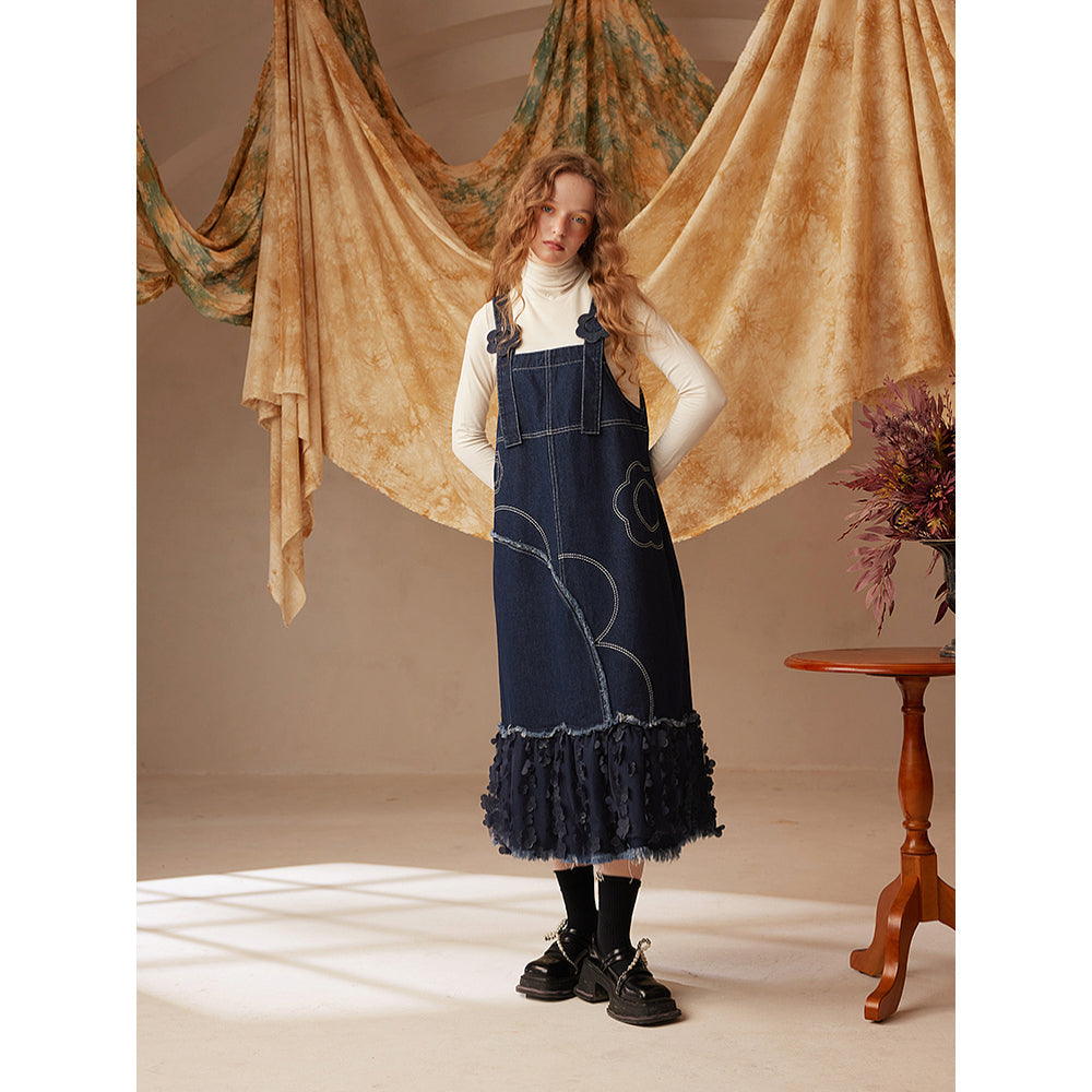 濃紺の花びら刺繍デニムジャンパースカート
