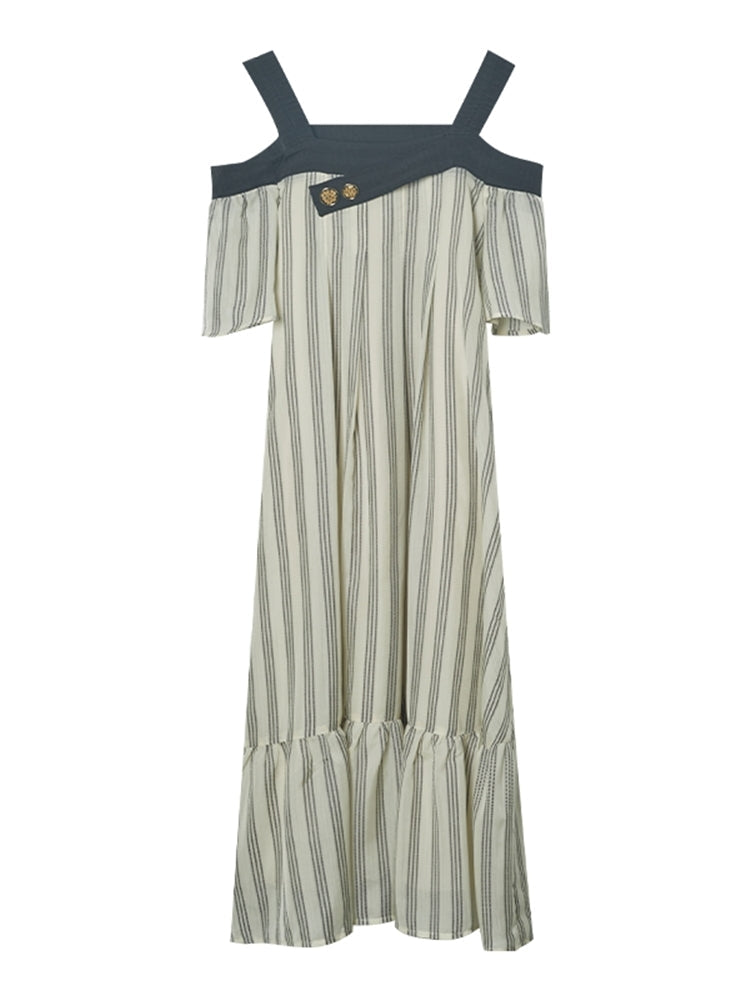 灰白色の縦縞ストラップワンピース