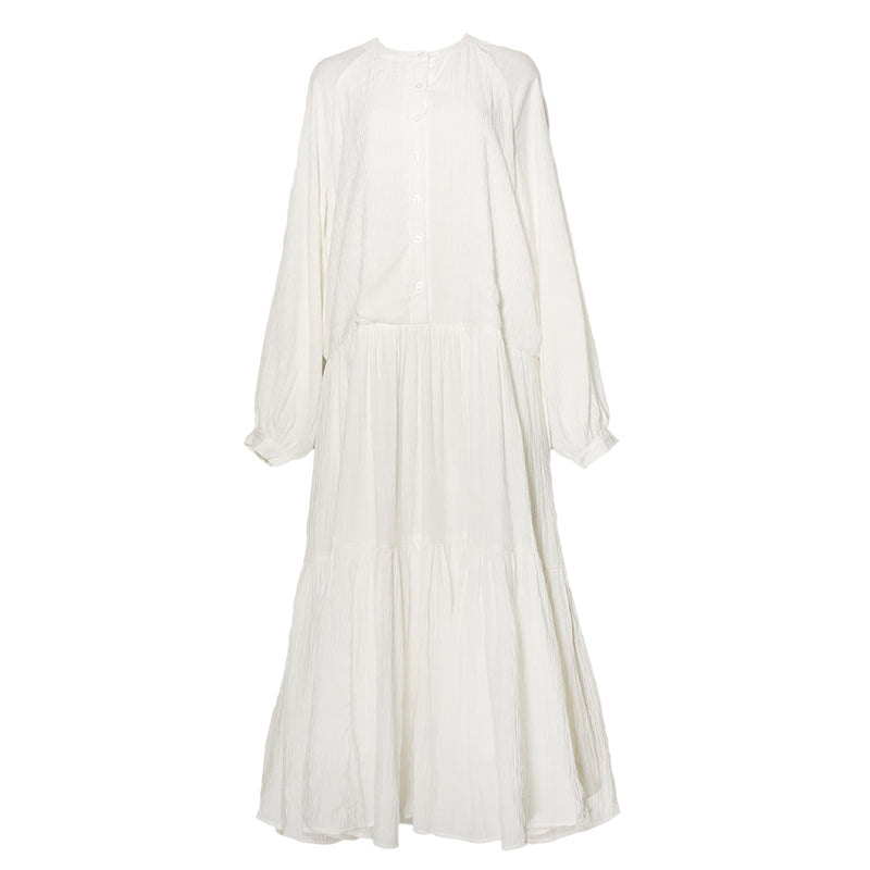 純白のお嬢様のレトロワンピース