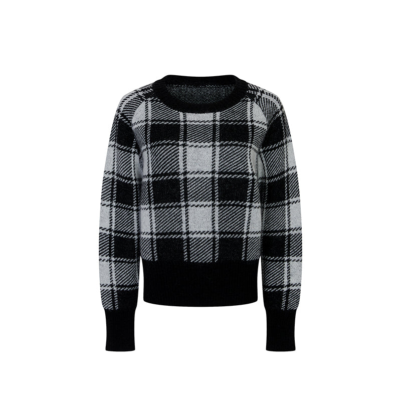 黒白格子縞レトロセーターとカーディガン