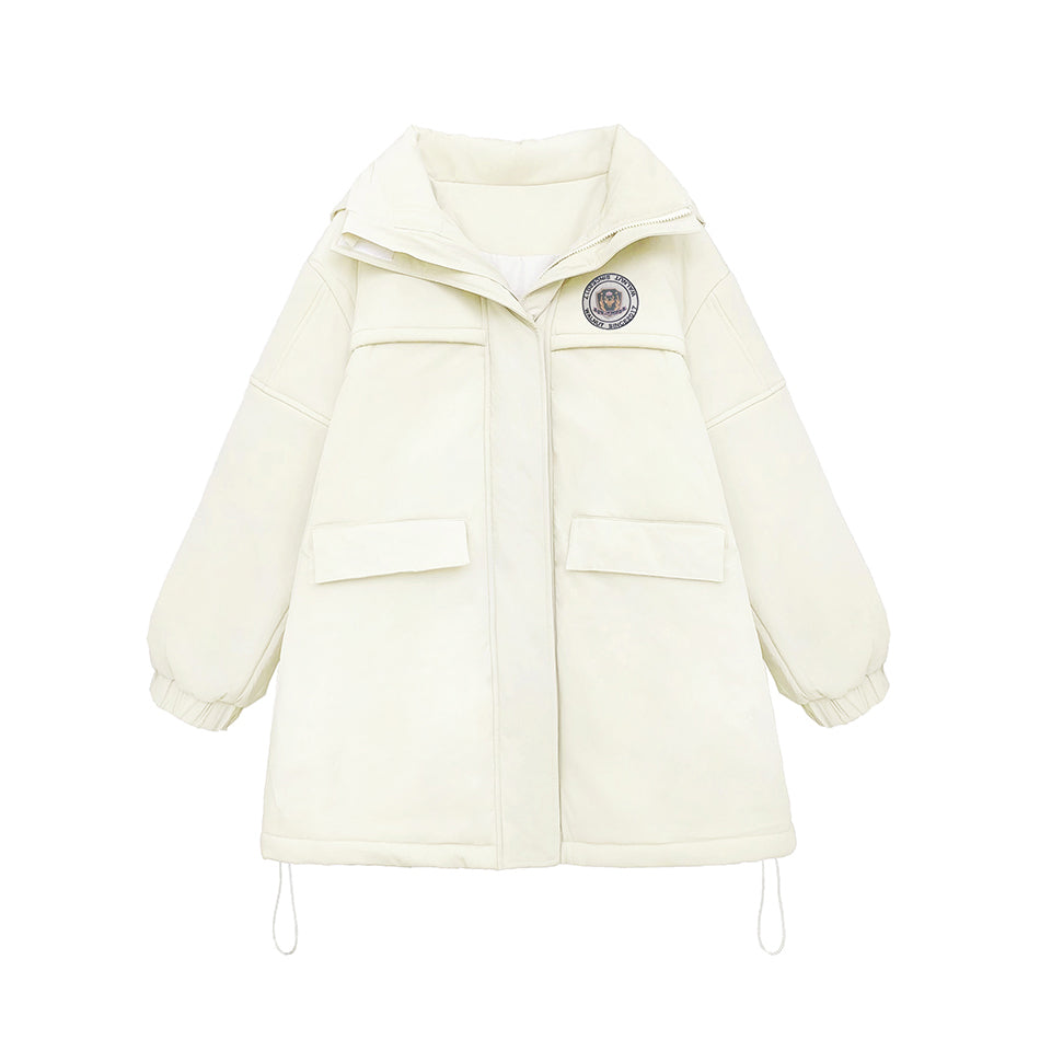 紋章刺繍のカジュアルダウンジャケット