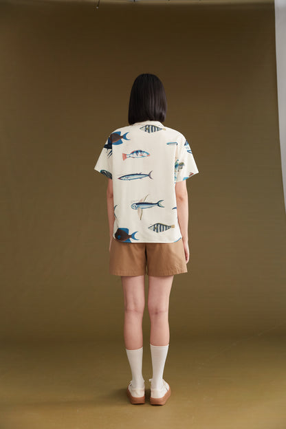 [Pre-order item: Shipped in late March] Fish picture book blouse