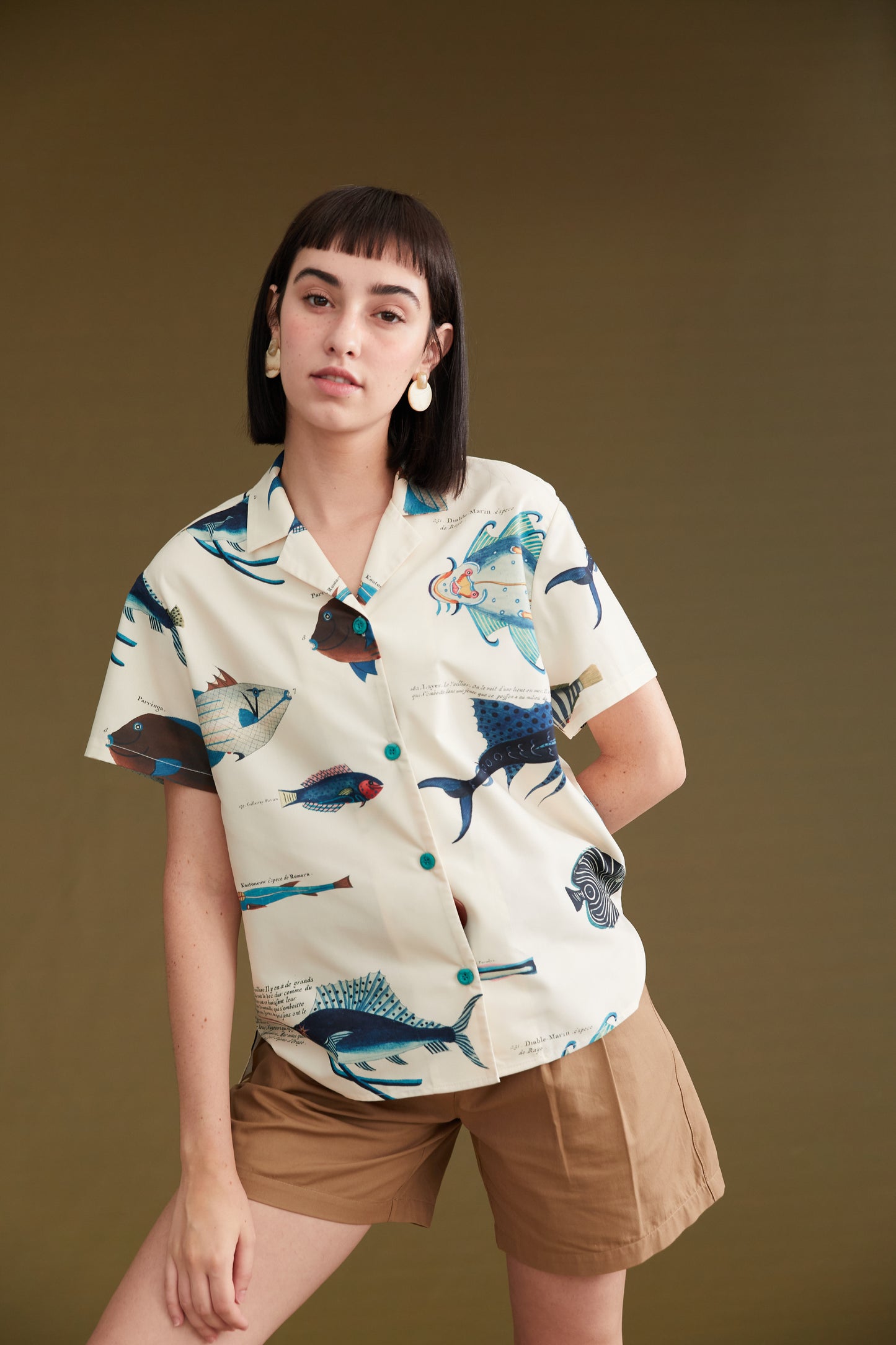 [Pre-order item: Shipped in late March] Fish picture book blouse