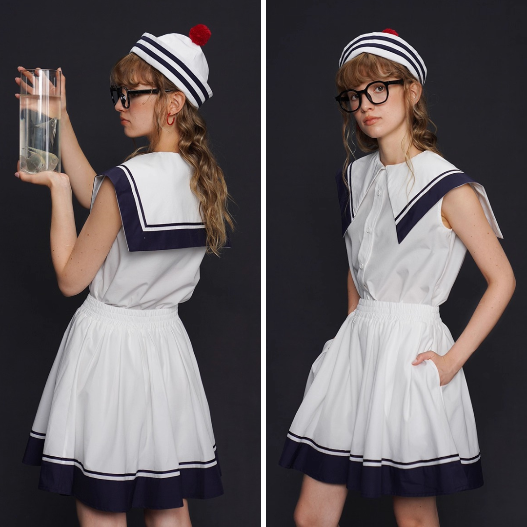 船乗り少女のセーラーブラウスとスカート