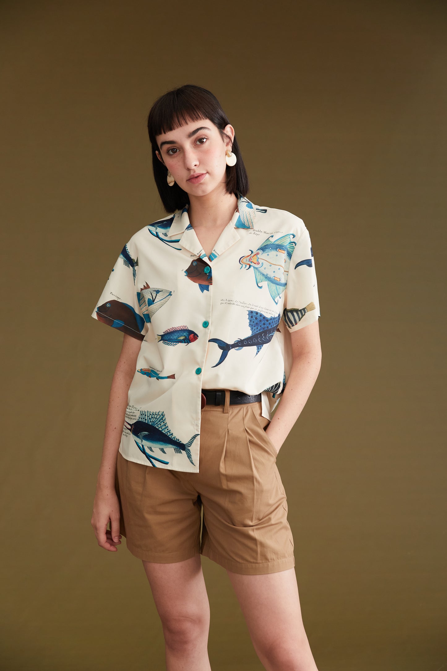 [Pre-order item: Shipped in late March] Fish picture book blouse