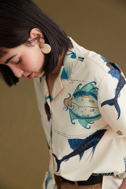 [Pre-order item: Shipped in late March] Fish picture book blouse