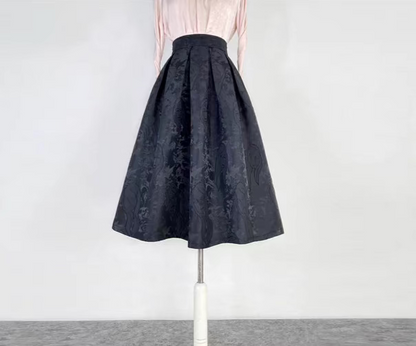 Hepburn-style black tutu skirt