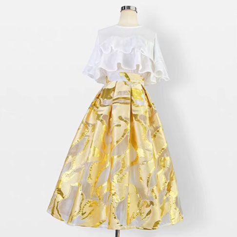 golden color embroidered high-waisted skirt 