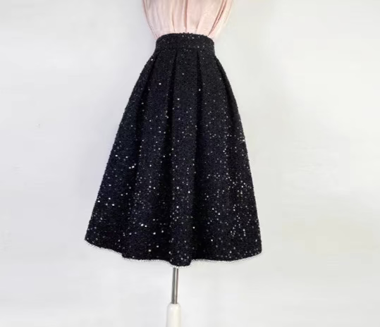 Hepburn style black skirt