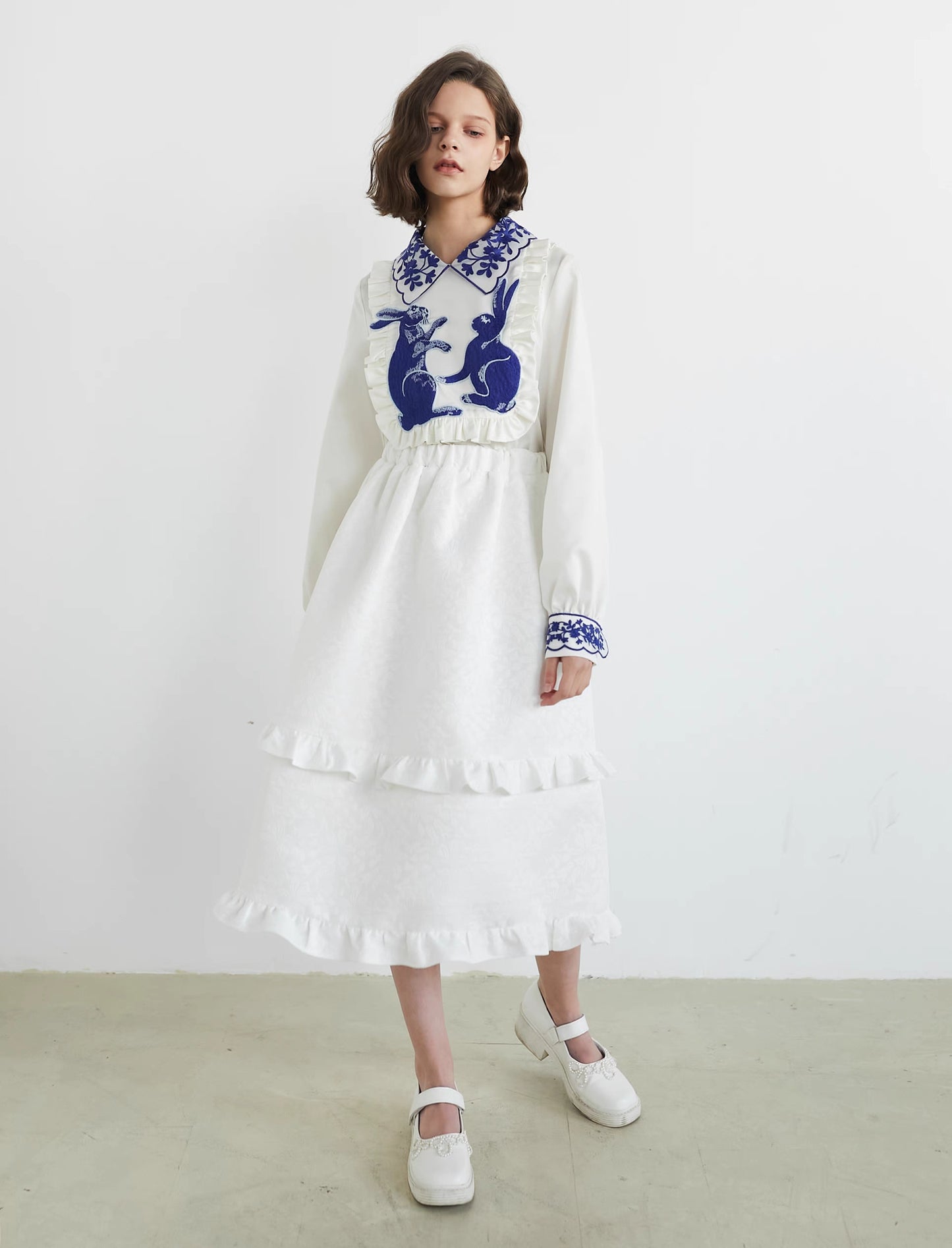 blue and white rabbit shirt embroidered lapel fungus top 