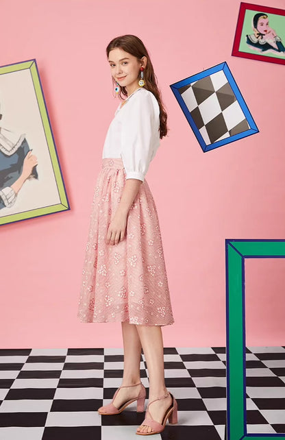 embroidered light and elegant A-line skirt