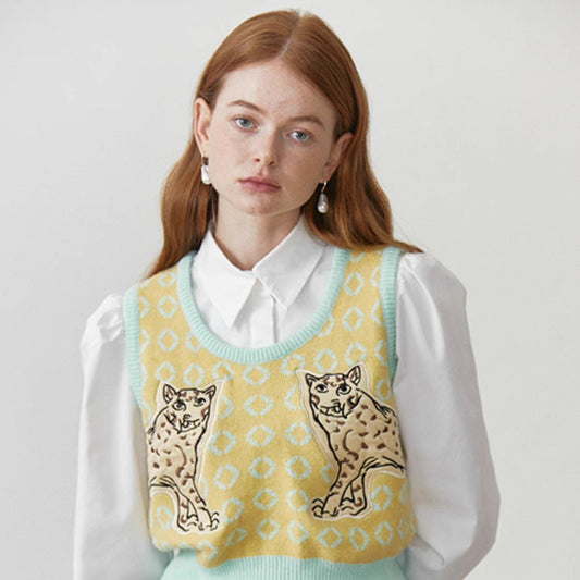 yellow and blue contrast cat embroidered vest