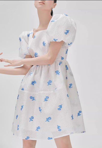 white flower square collar puff sleeve dress 