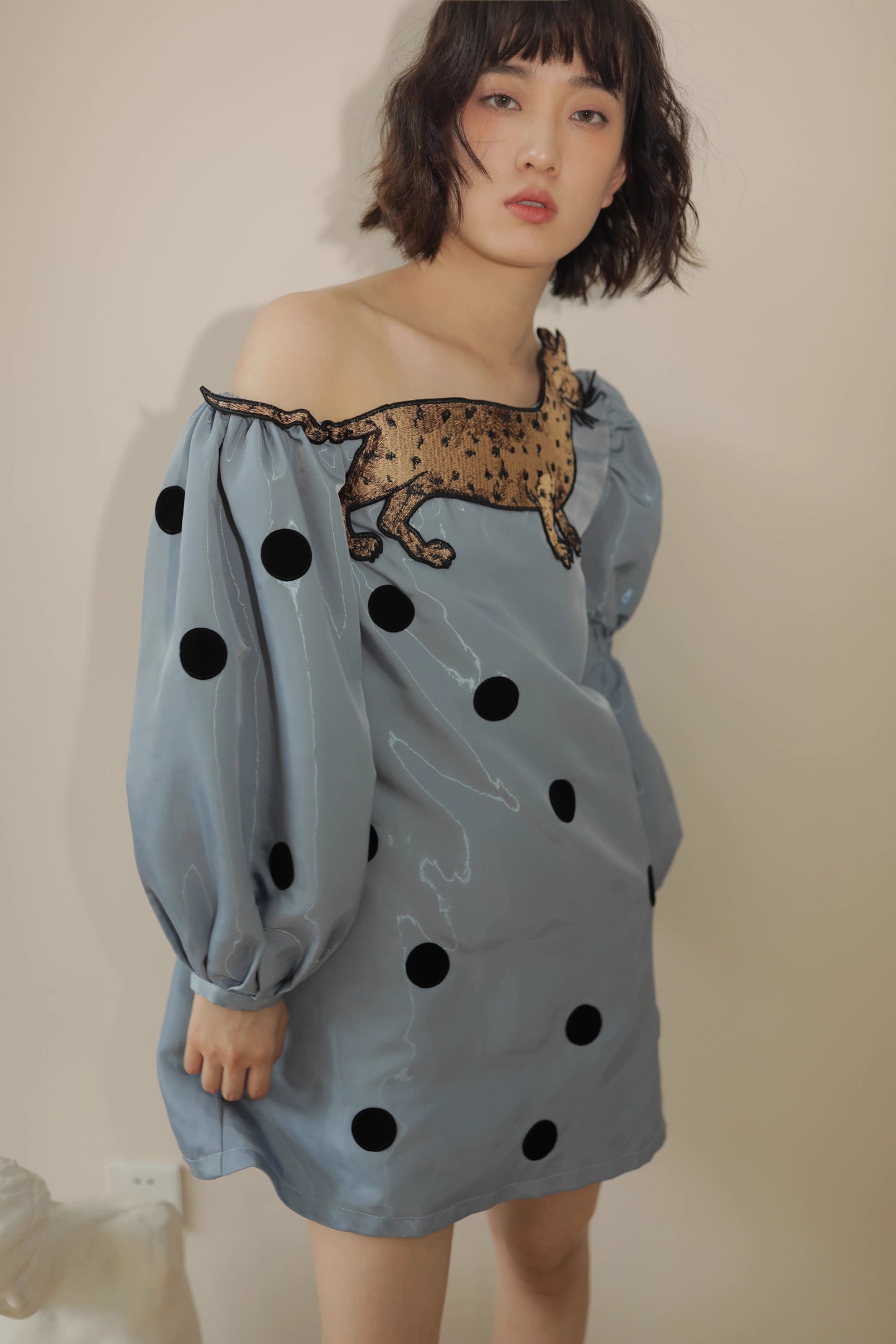 leopard cat polka dot oblique shoulder long-sleeved dress