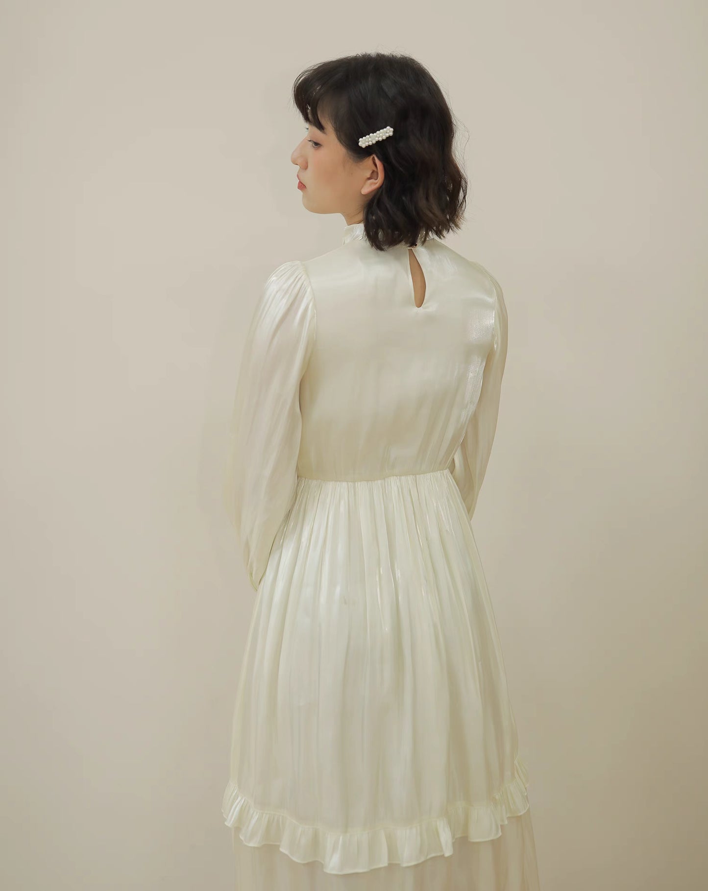 gold-white satin ruffled stand-collar dress
