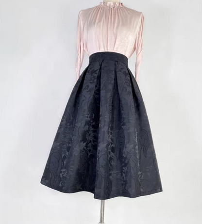 Hepburn-style black tutu skirt