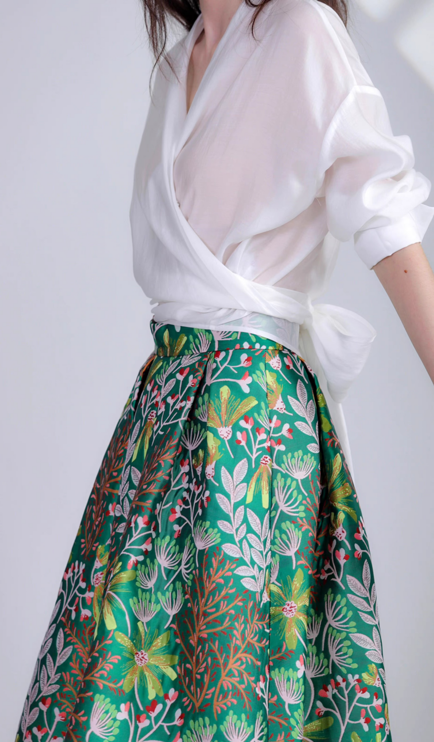 green embroidered fresh and elegant skirt