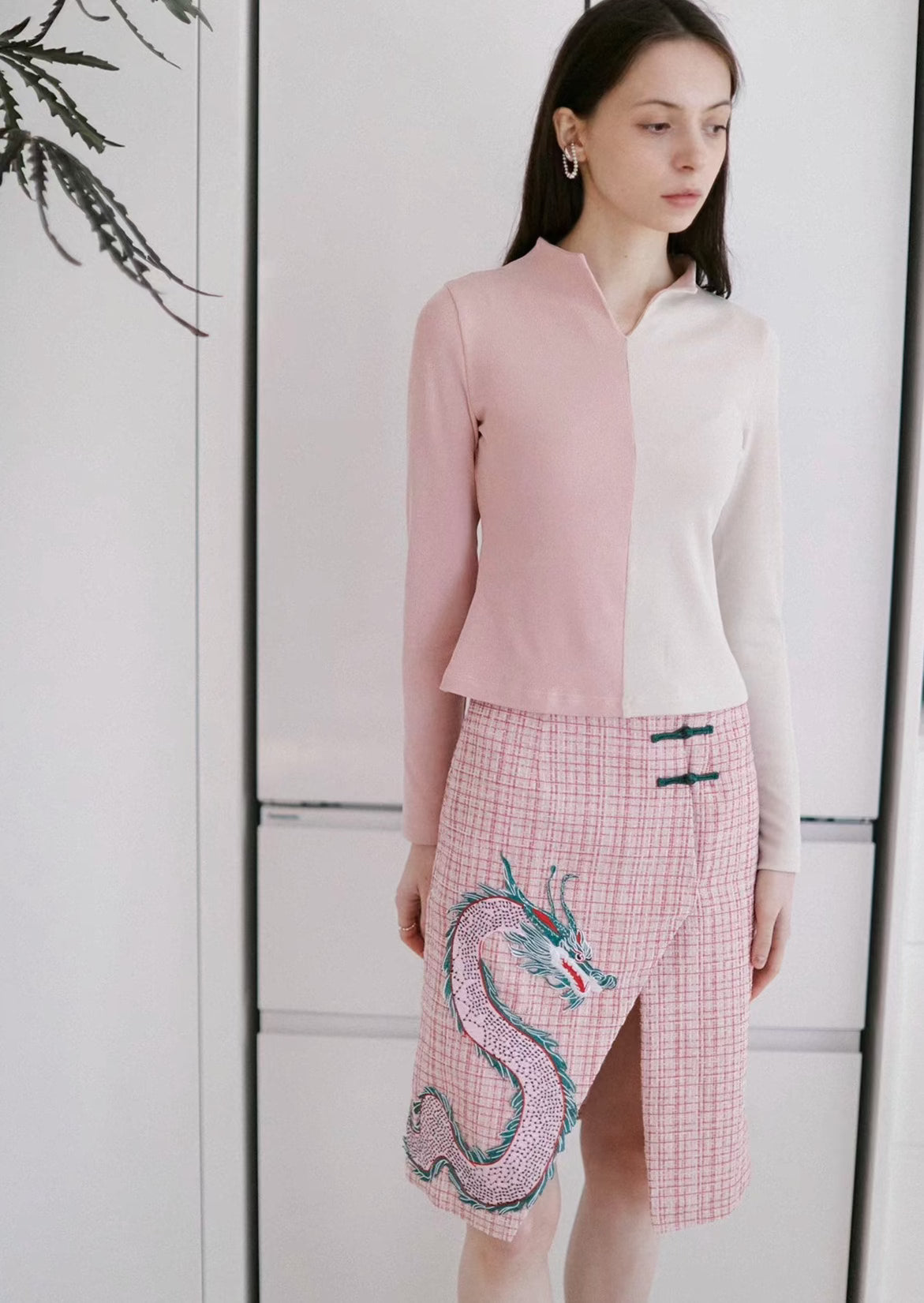 Popron dragon embroidered tweed slit skirt 