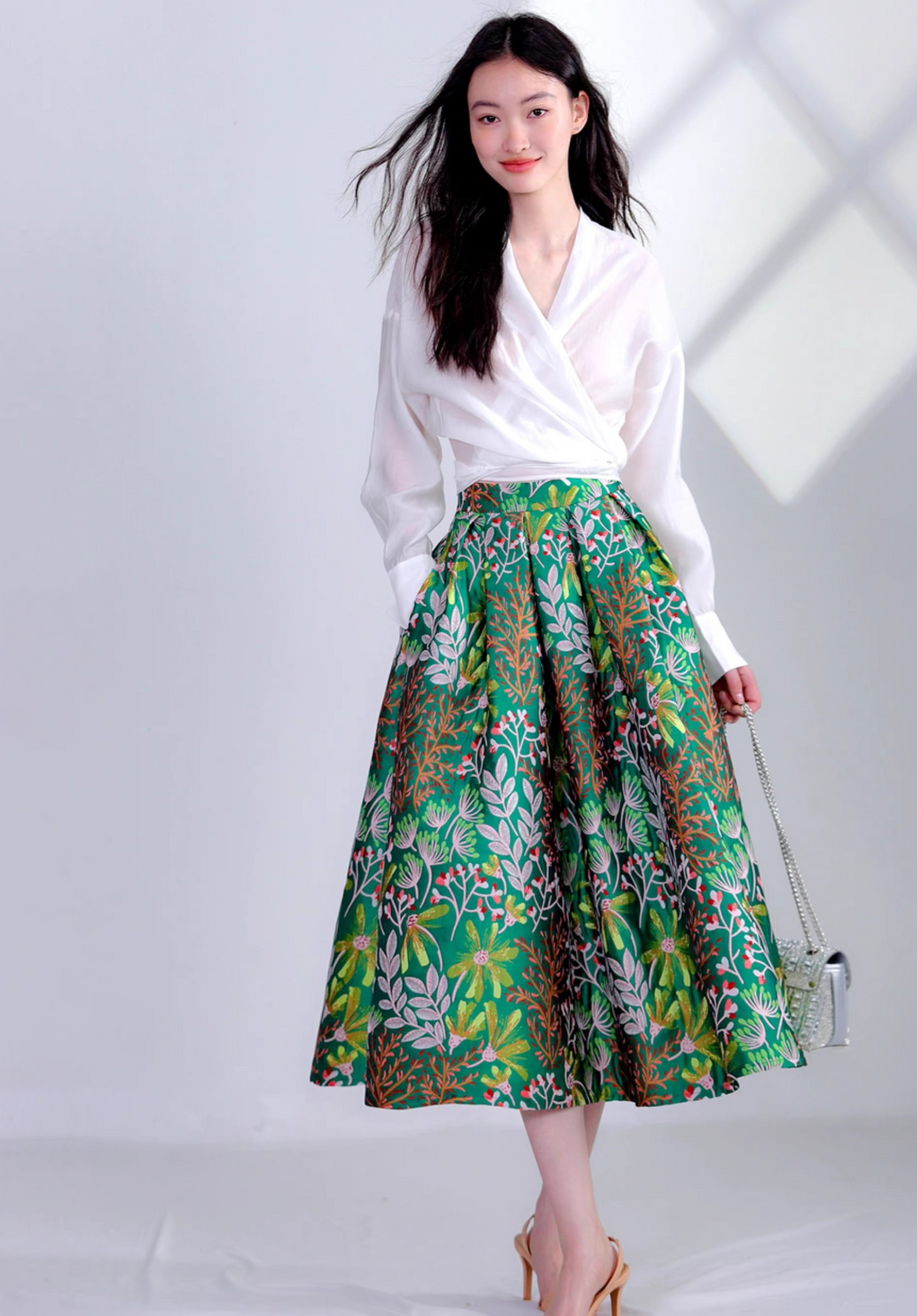 green embroidered fresh and elegant skirt