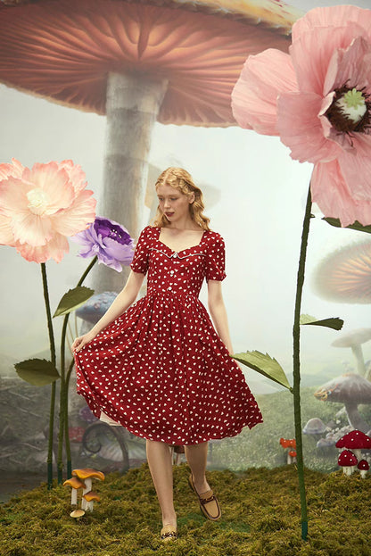 square neck short-sleeved red polka-dot dress