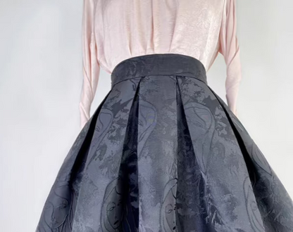 Hepburn-style black tutu skirt