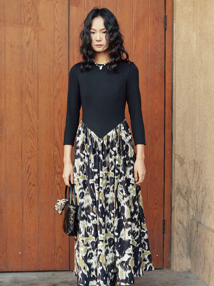 abstract print V-shaped waistline dress abstract print V-shaped waistline dress