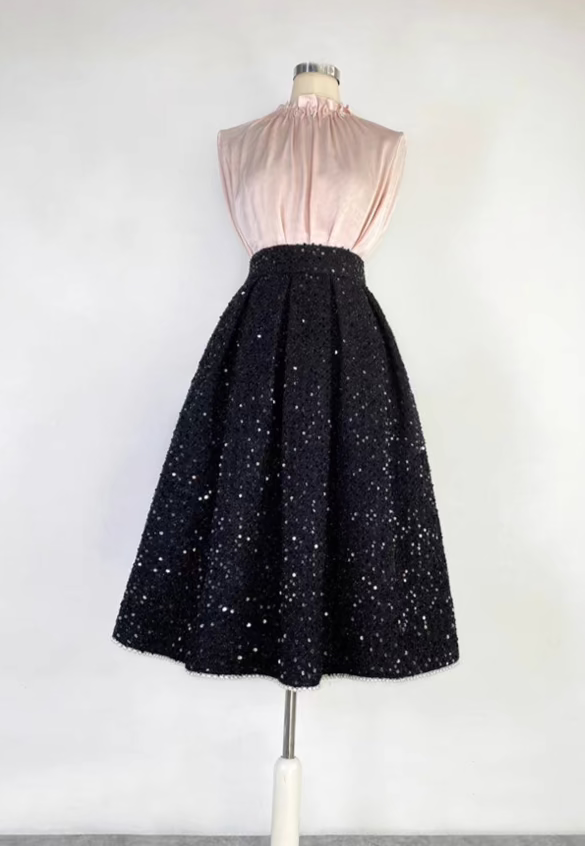 Hepburn style black skirt