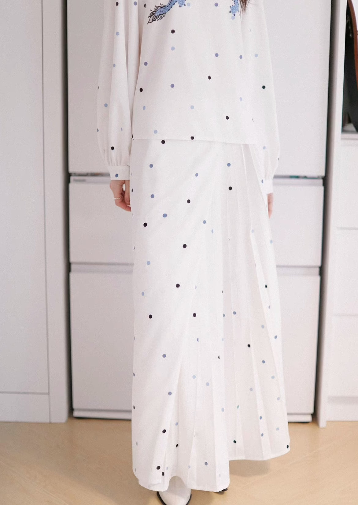 polka dot print asymmetric pleated skirt 