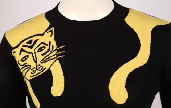 round neck long-sleeved tiger sweater