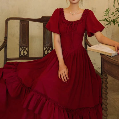 葡萄酒色の貴婦人のコルセットワンピース