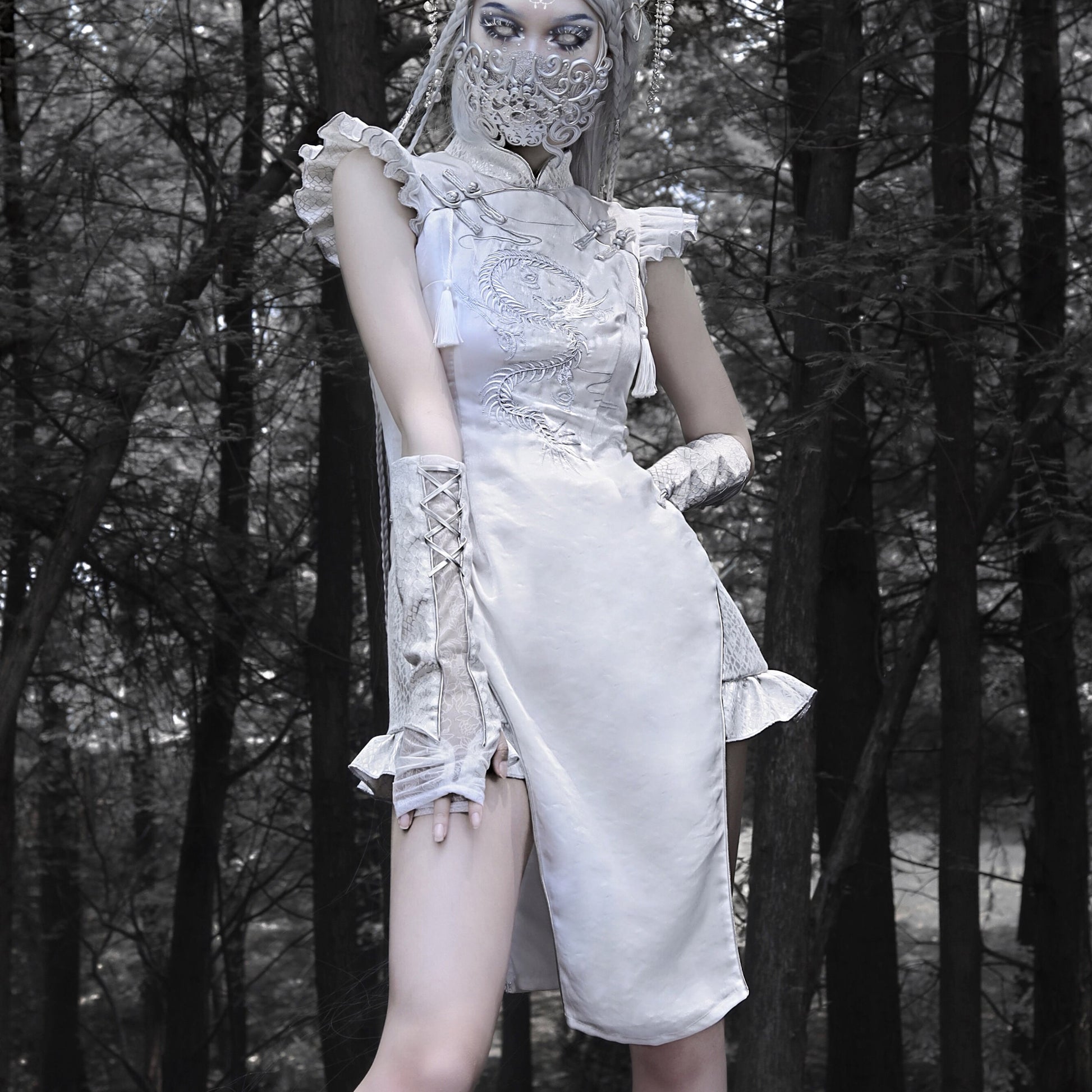 Silver and white dragon embroidery cheongsam dress remulia Silver and white dragon embroidery cheongsam dress remulia