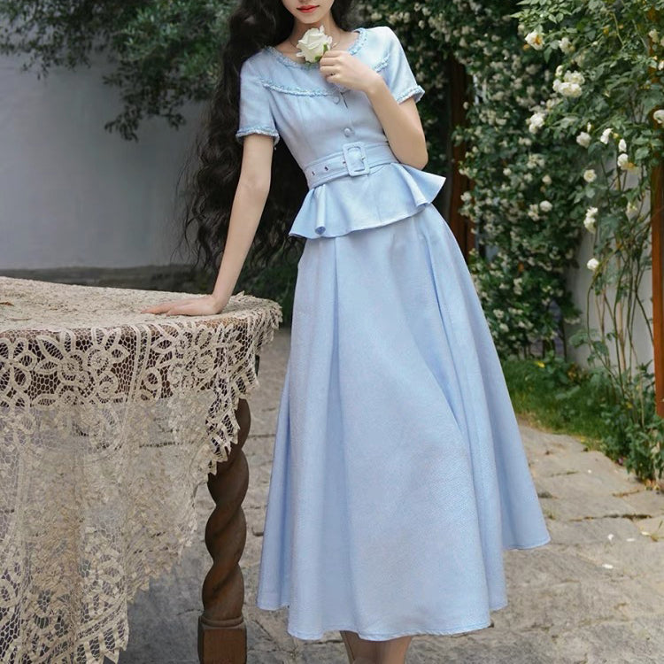 霧青の空色レトロトップスとスカート