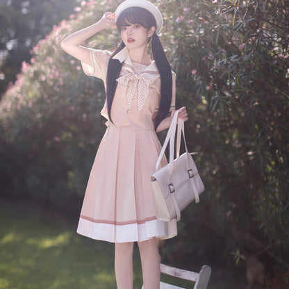 桜色のお嬢様の文学セーラーブラウスとプリーツスカート