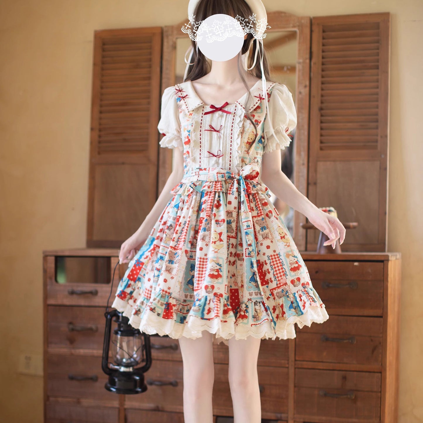 絵本の挿絵の刺繍ワンピース