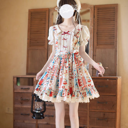 絵本の挿絵の刺繍ワンピース