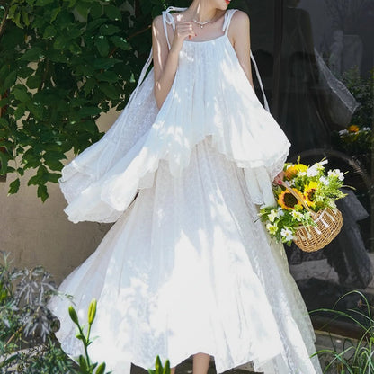 月光の花の刺繍キャミソールとロングスカート