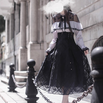 夜会の令嬢のケープトップスとコルセットスカート