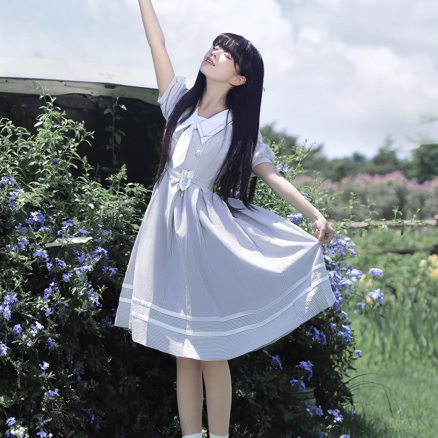 灰青のお嬢様の縦縞クラシカルワンピース