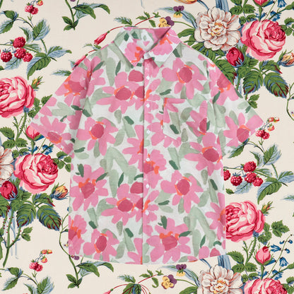 桃色の花柄アートシャツ