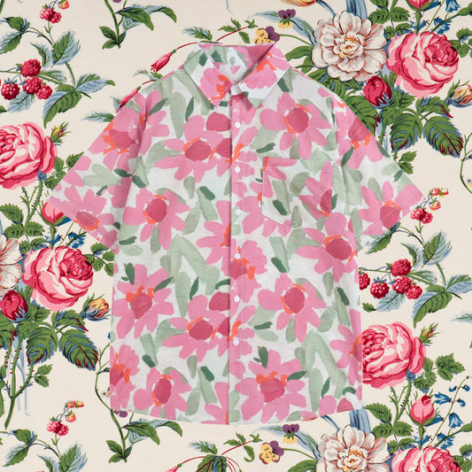 桃色の花柄アートシャツ