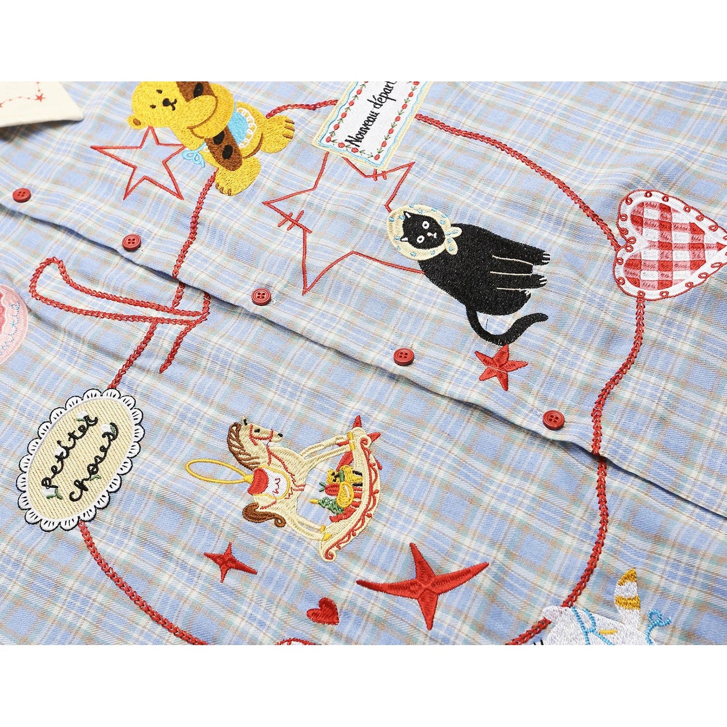 黒猫と林檎の刺繍シャツ
