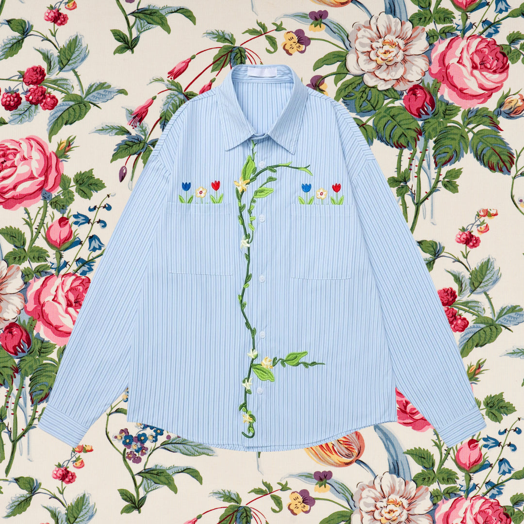 草花の刺繍ブラウス - Light Blue