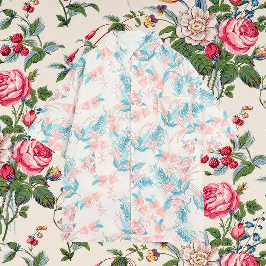 花と植物の挿絵シャツ - Light Blue / Flamingo Pink