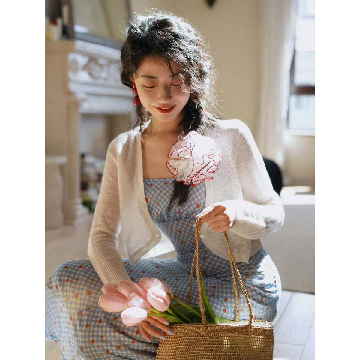 水色に咲く薔薇柄キャミソールワンピース