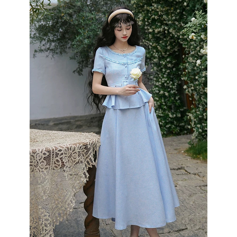 霧青の空色レトロトップスとスカート