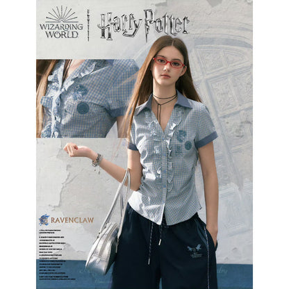 魔法学校のフリルチェックブラウス