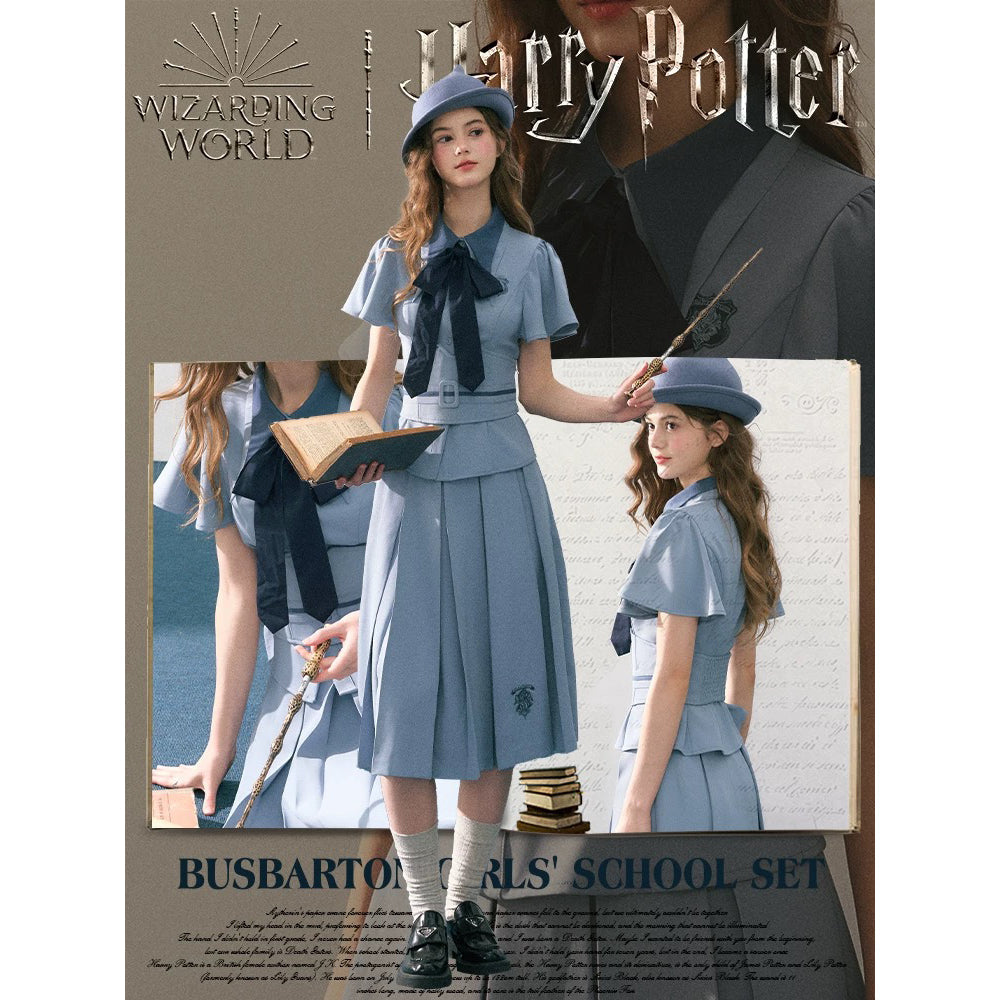 魔法学校の刺繍トップスとコルセットと刺繍プリーツスカート