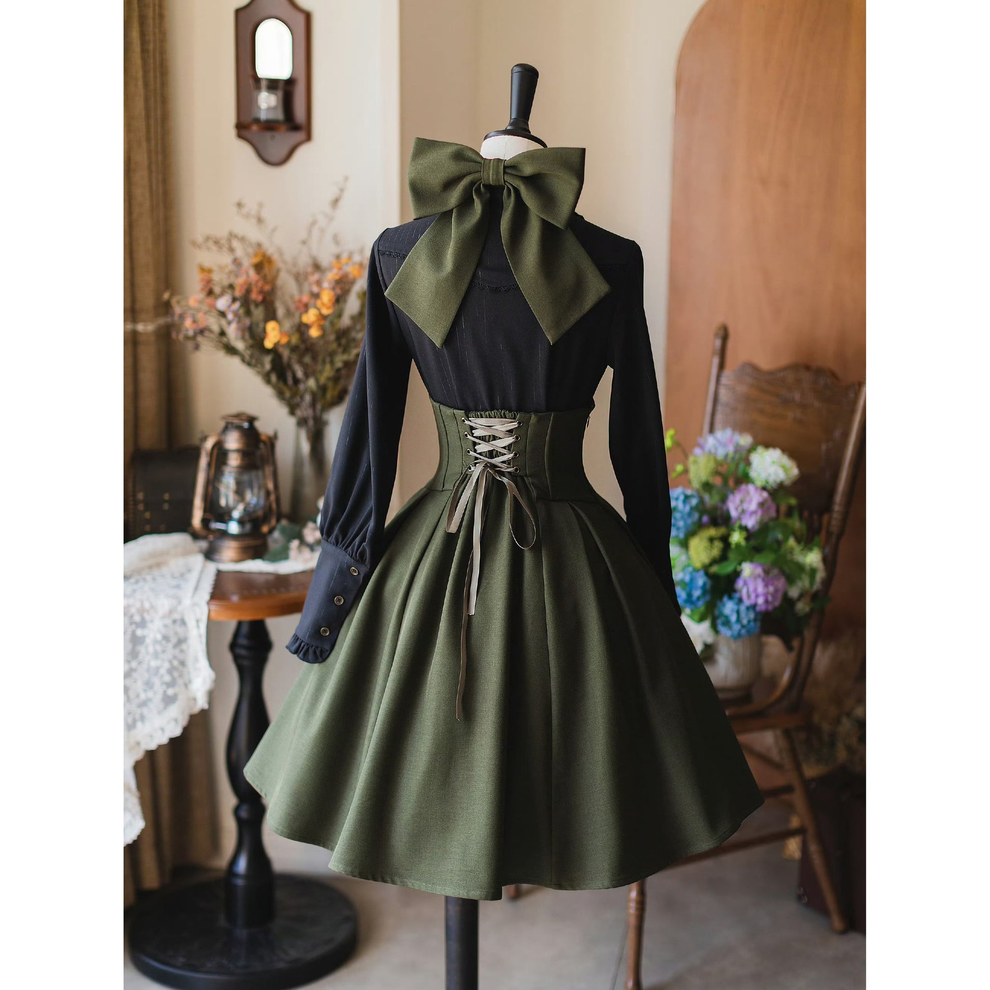 英国のお嬢様のクラシカルジャンパースカート - ショート丈（モスグリーン）