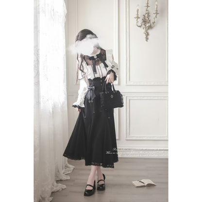 窓辺の令嬢のフリルトップスとコルセットスカート