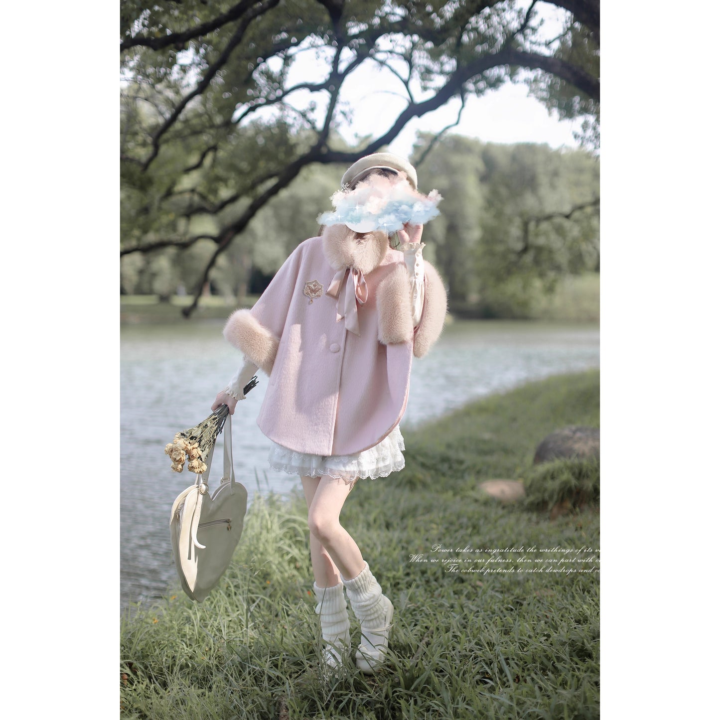 桜色のお嬢様のウールケープコート